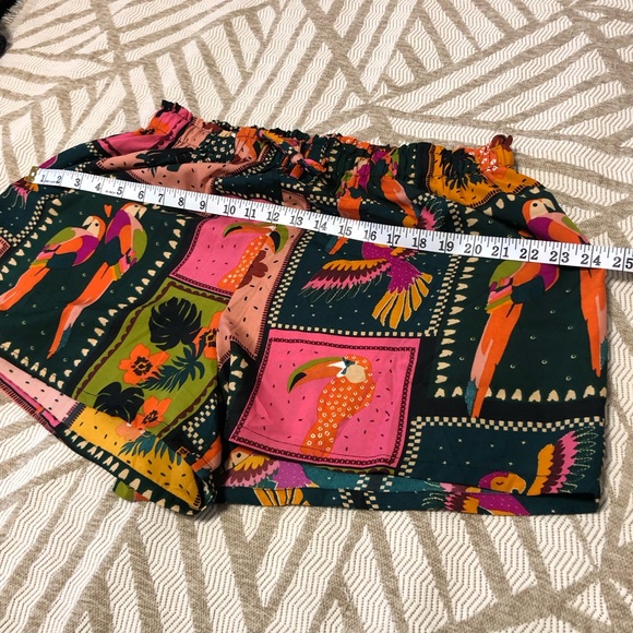 Live 4 Truth Colorful Birds and Geometric Shorts - Picture 10 of 11